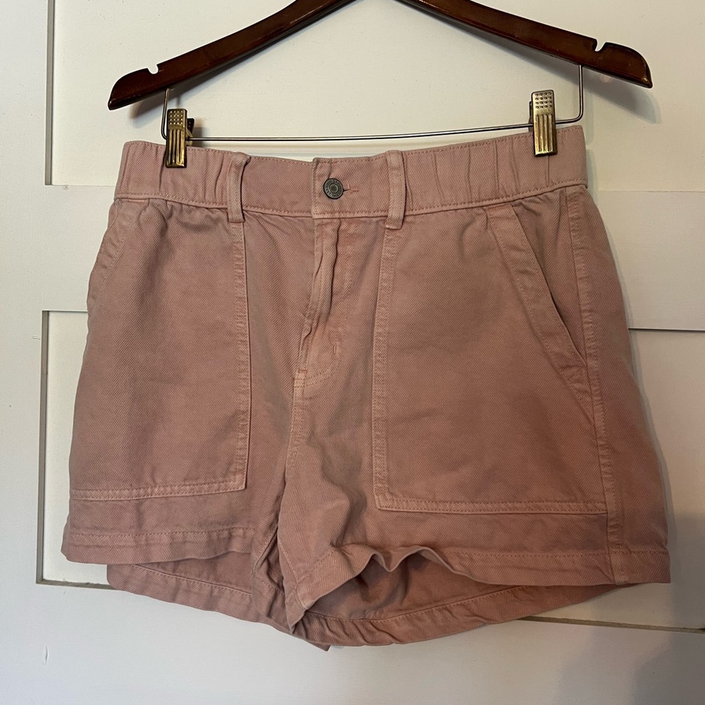 GAP High-Rise Utility Shorts in Dusty Pink